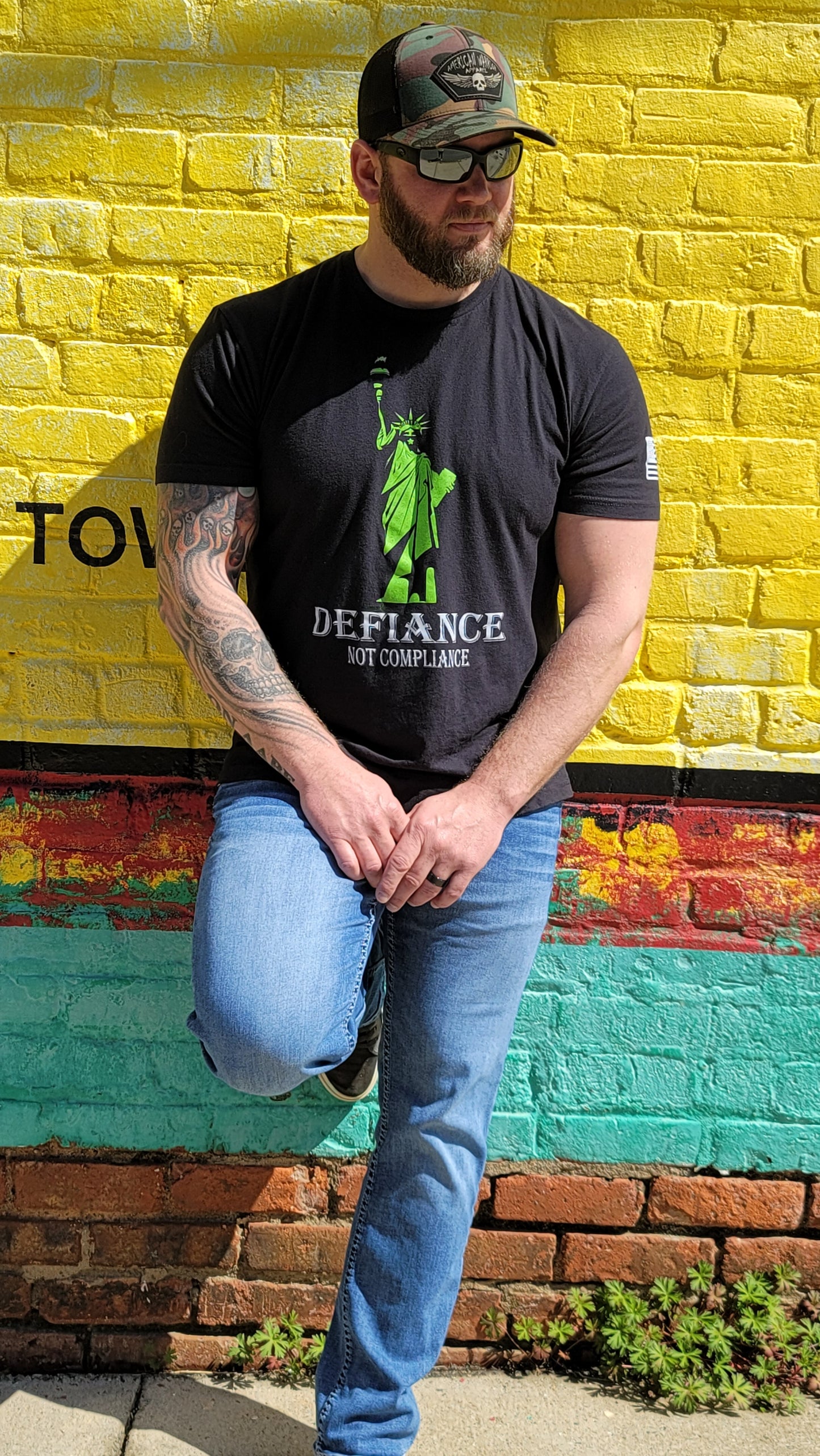 American Warrior Apparel Defiance not compliance Tee (Black)